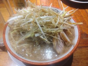 【二郎系ラーメン バリ男新橋店】女一人でも行ける！二郎系でハイボール！